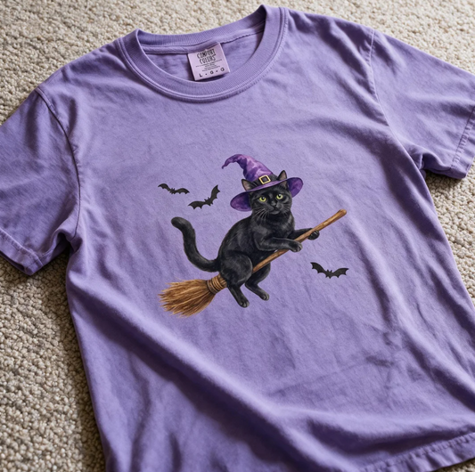 Comfort Colors Black Cat Halloween T-Shirt Violet Color Size L